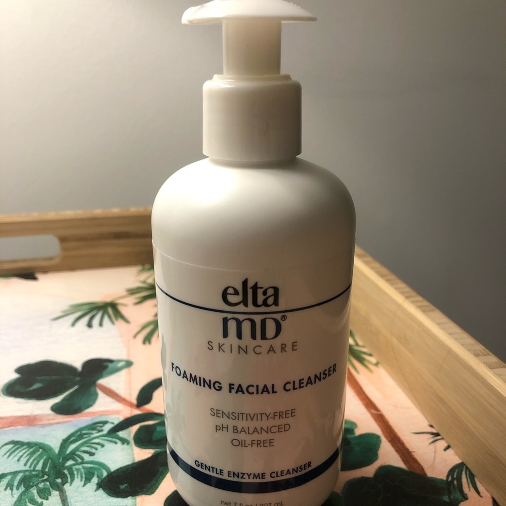 Elta MD cleanser